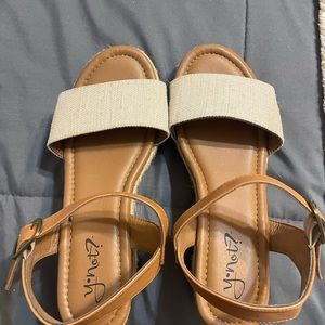 Women’s sandals